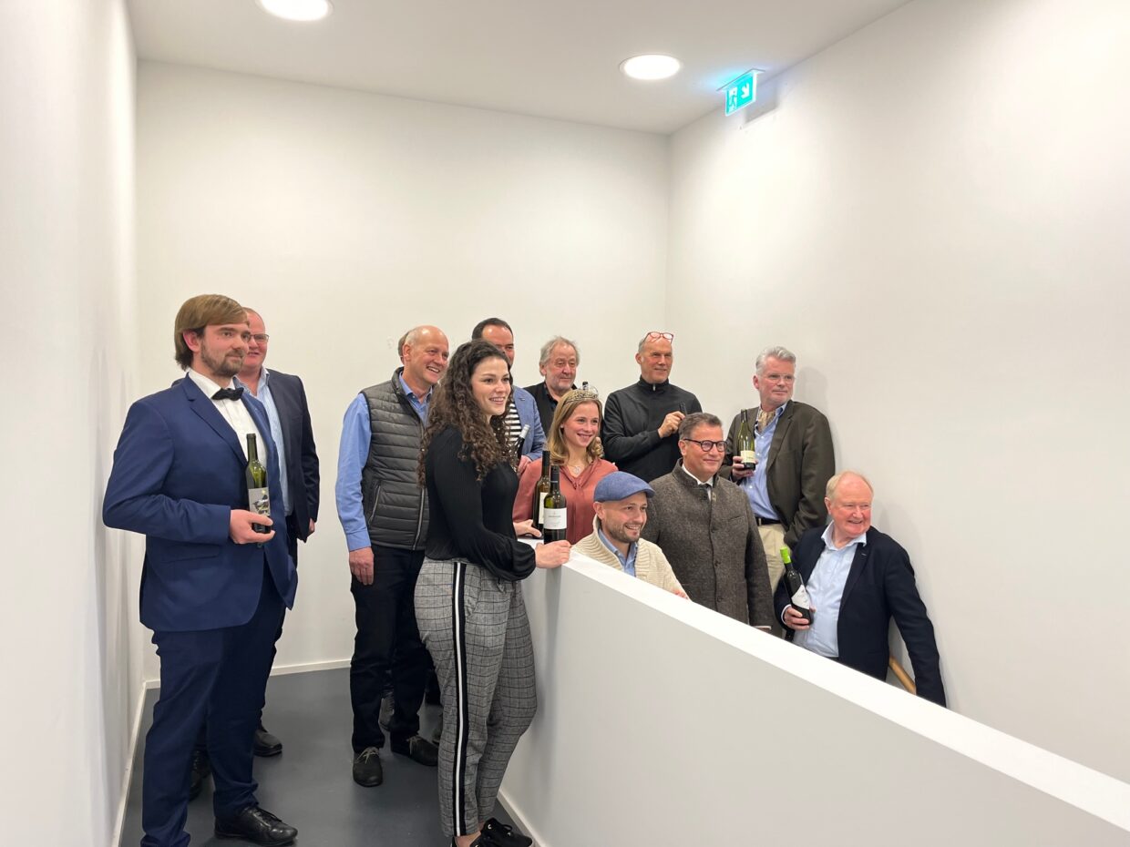 Erzeuger Mit Minister Peter Hauk Und Deutscher Und Badischer Weinkönigin