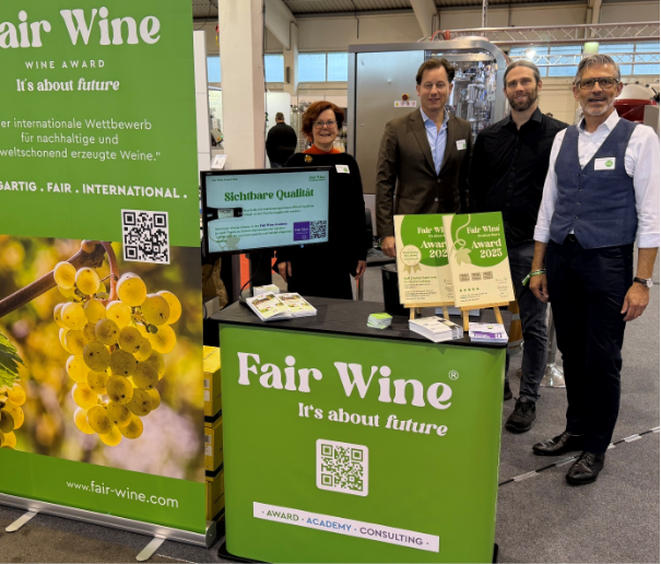 Future Wine Stand Auf Der Austro Vin Tulln - V.l.n.r: Renate Liebl, Denis Duhme, Prof. Dr. Oliver Trapp, Michael Kugel